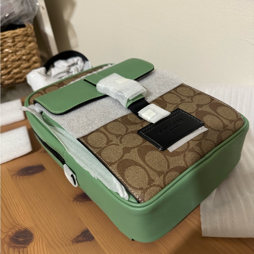 🥰 Track Pack In Colorblock Signature Canvas - Picture 6 of 14